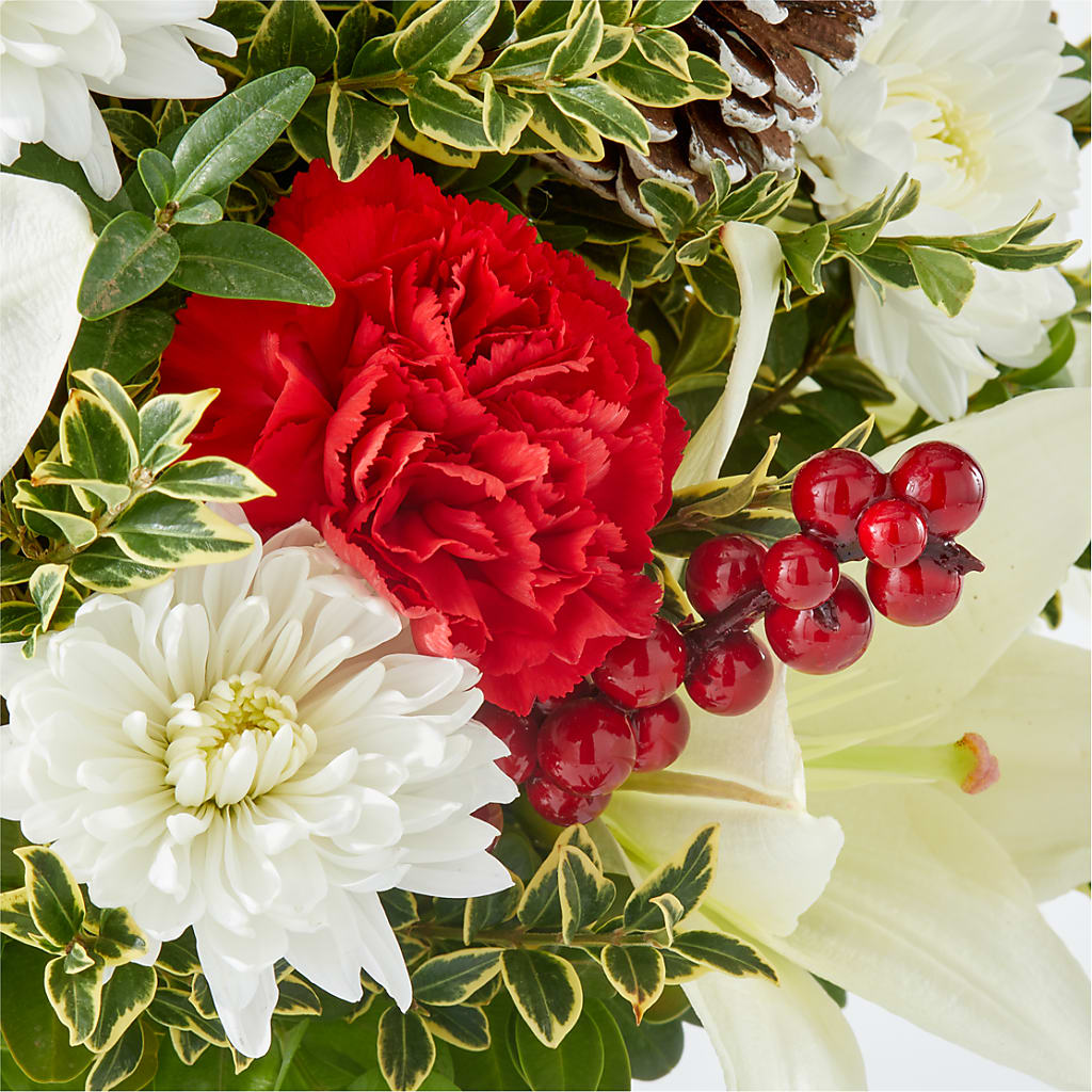 Festive Moments Tree –  Garlington Florist, New Bedford MA