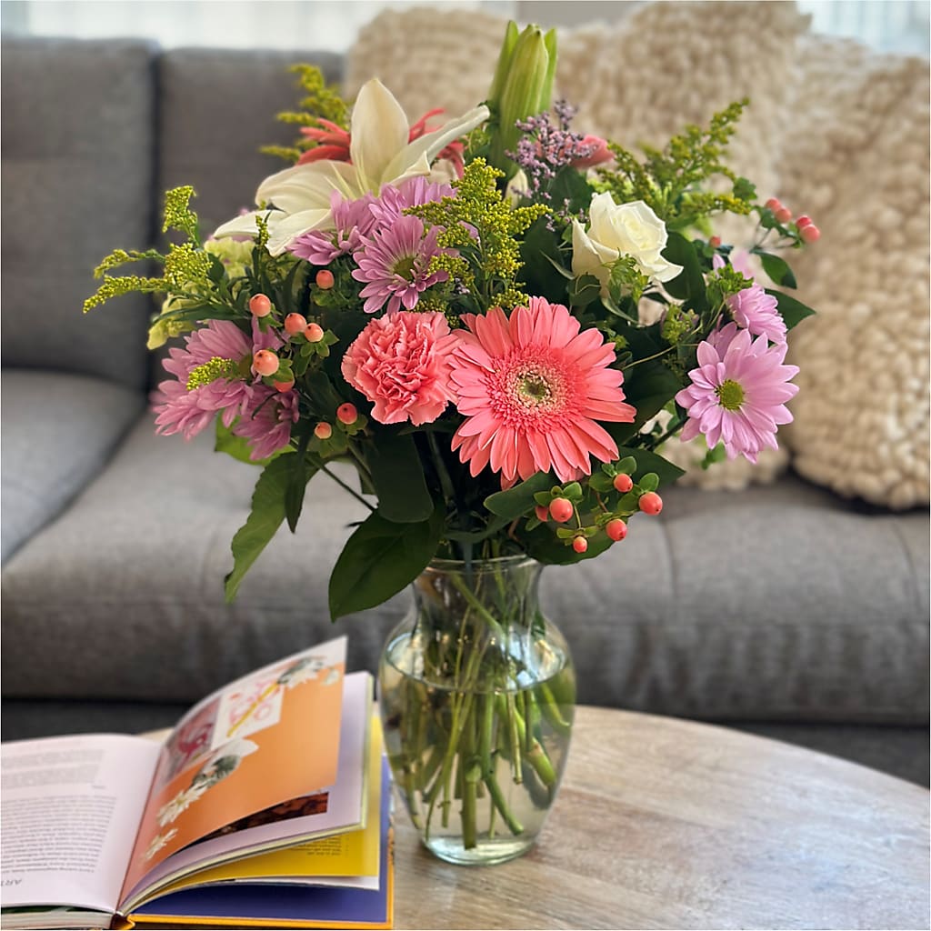 Pastel Tradition - A Florist Original –  Garlington Florist, New Bedford MA